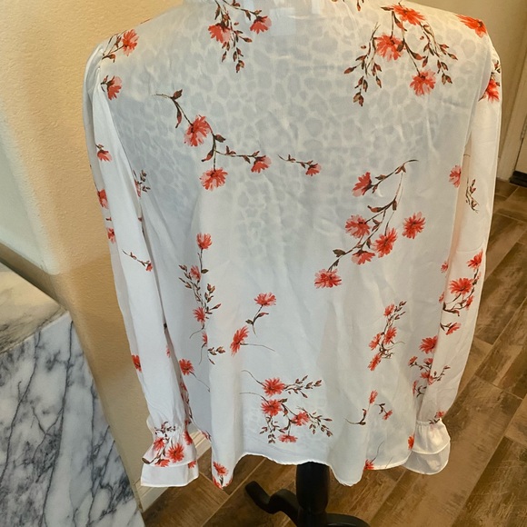 Ladies blouse - Picture 3 of 6